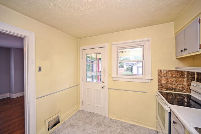 1037 Hooven Avenue, Hamilton, OH 45015