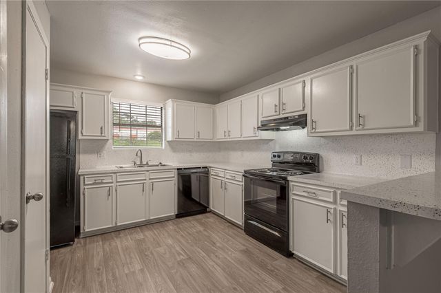 600 Palm Street 2, Huntsville, TX 77340