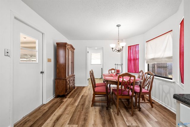 109 Covered Bridge Rd, Rainbow City, AL 35906