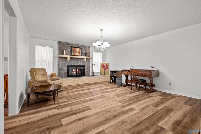 109 Covered Bridge Rd, Rainbow City, AL 35906