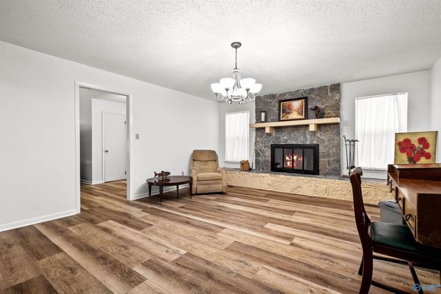 109 Covered Bridge Rd, Rainbow City, AL 35906