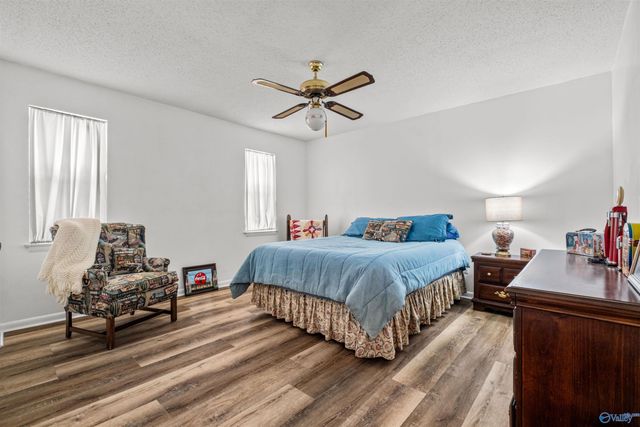 109 Covered Bridge Rd, Rainbow City, AL 35906