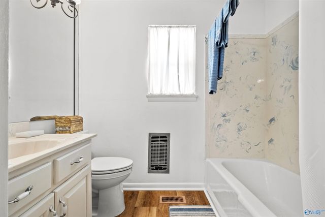 109 Covered Bridge Rd, Rainbow City, AL 35906