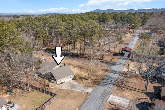 109 Covered Bridge Rd, Rainbow City, AL 35906