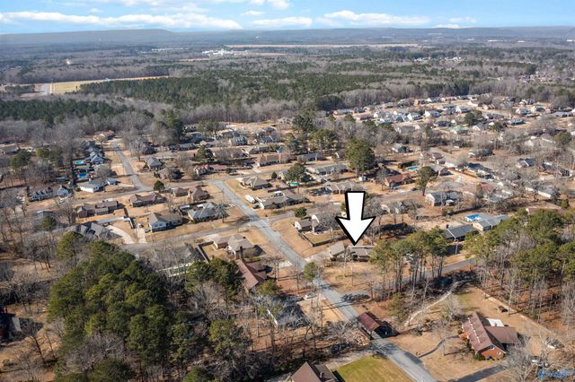 109 Covered Bridge Rd, Rainbow City, AL 35906