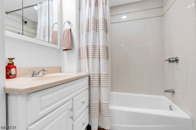 28 Long View Trl, Denville Twp., NJ 07834