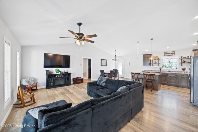 120 Mohican Trail, Jeffersonville, KY 40337