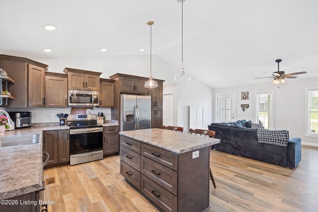 120 Mohican Trail, Jeffersonville, KY 40337