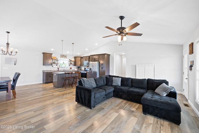 120 Mohican Trail, Jeffersonville, KY 40337