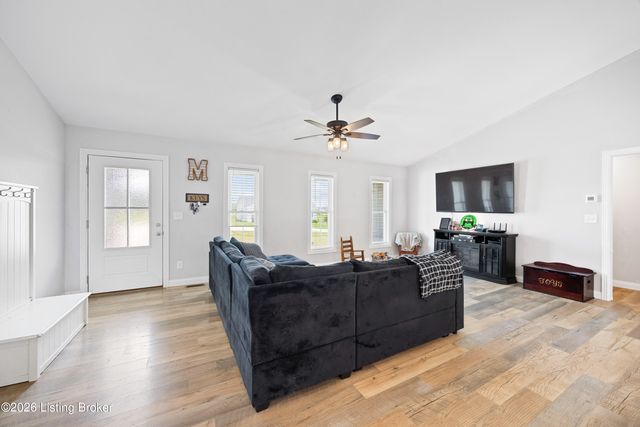 120 Mohican Trail, Jeffersonville, KY 40337