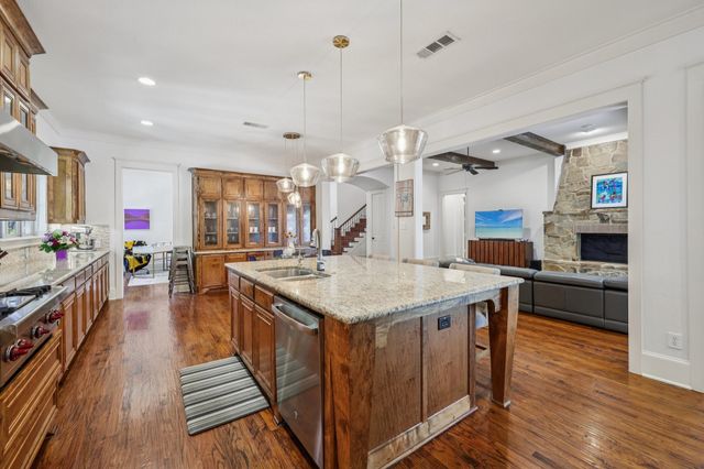 2301 Cardinal Boulevard, Carrollton, TX 75010