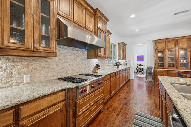 2301 Cardinal Boulevard, Carrollton, TX 75010