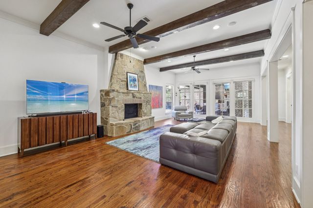 2301 Cardinal Boulevard, Carrollton, TX 75010