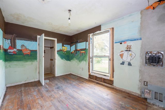 215 Hermey Ave, Pensacola, FL 32507