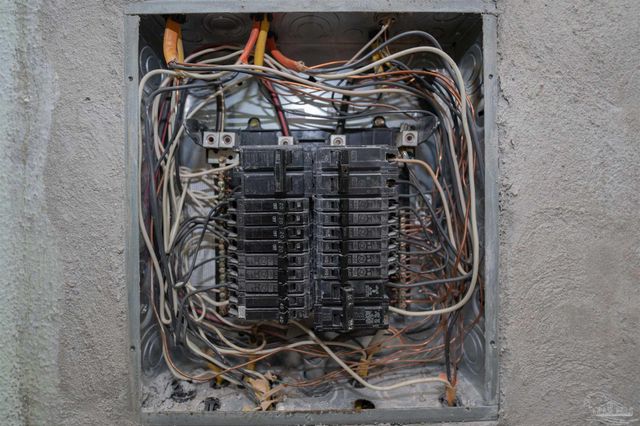 215 Hermey Ave, Pensacola, FL 32507