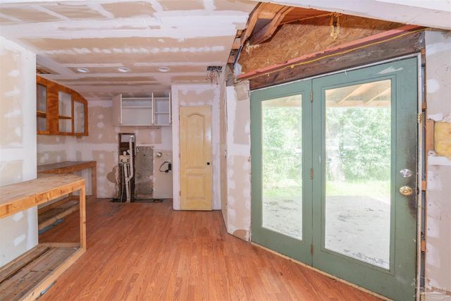 215 Hermey Ave, Pensacola, FL 32507