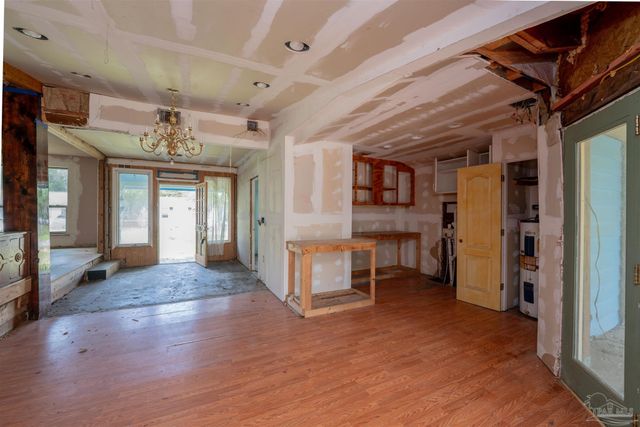 215 Hermey Ave, Pensacola, FL 32507