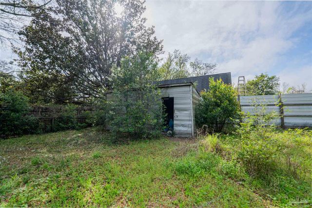 215 Hermey Ave, Pensacola, FL 32507