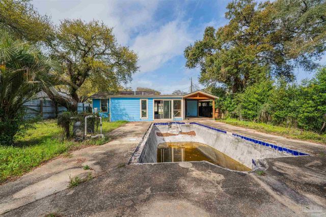 215 Hermey Ave, Pensacola, FL 32507