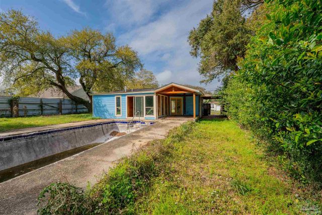 215 Hermey Ave, Pensacola, FL 32507