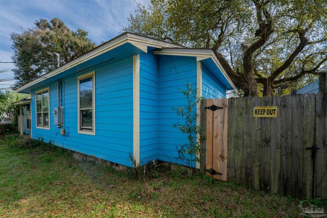 215 Hermey Ave, Pensacola, FL 32507