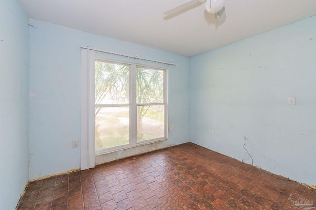 215 Hermey Ave, Pensacola, FL 32507