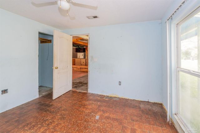 215 Hermey Ave, Pensacola, FL 32507