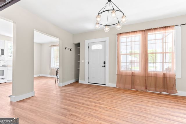 587 Robert Henry Street, Macon, GA 31206