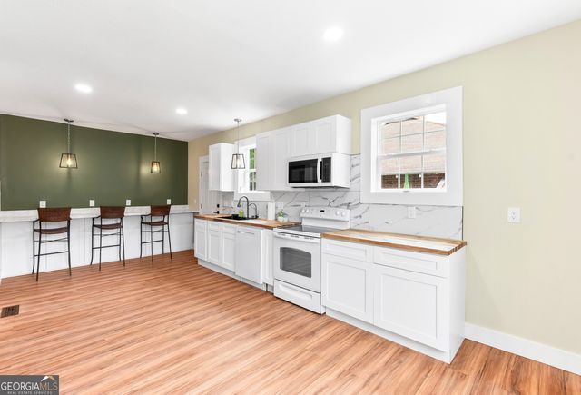 587 Robert Henry Street, Macon, GA 31206