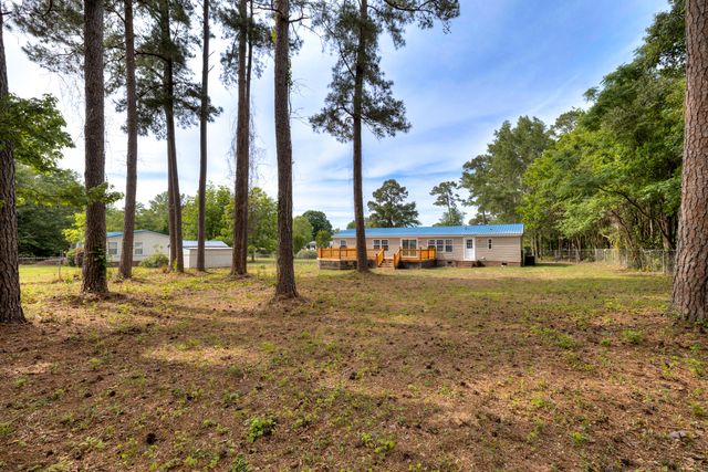 1057 Limerick Lane, Manning, SC 29102