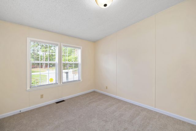 1057 Limerick Lane, Manning, SC 29102