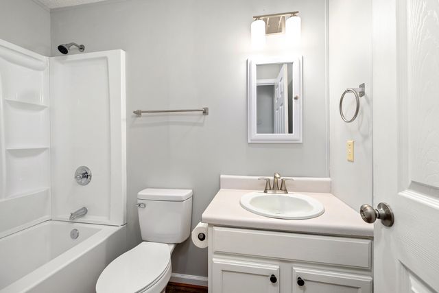 1057 Limerick Lane, Manning, SC 29102
