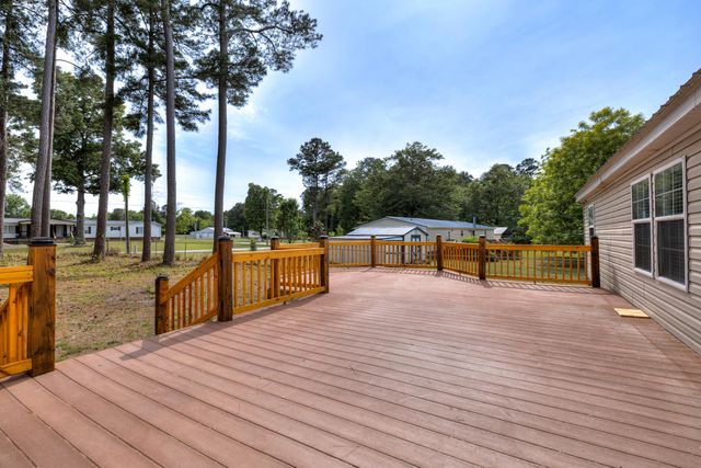 1057 Limerick Lane, Manning, SC 29102