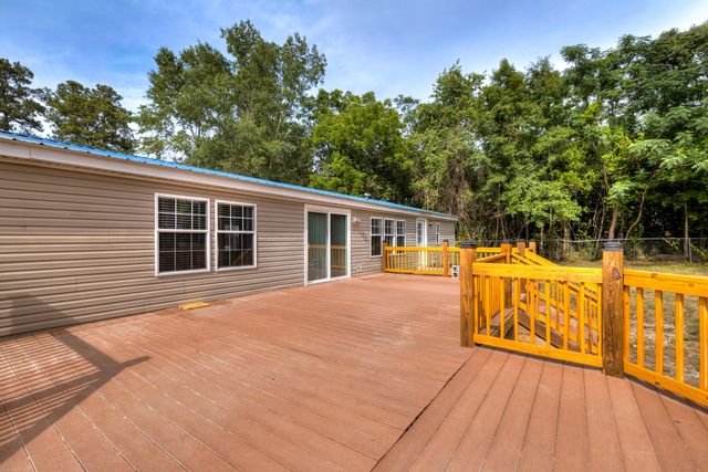 1057 Limerick Lane, Manning, SC 29102