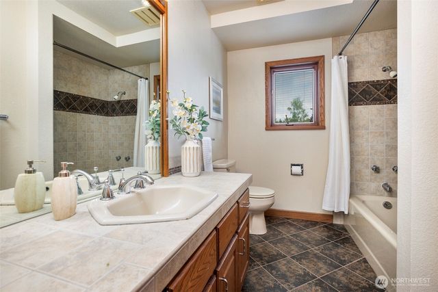 6573 NE Windermere Road, Seattle, WA 98105