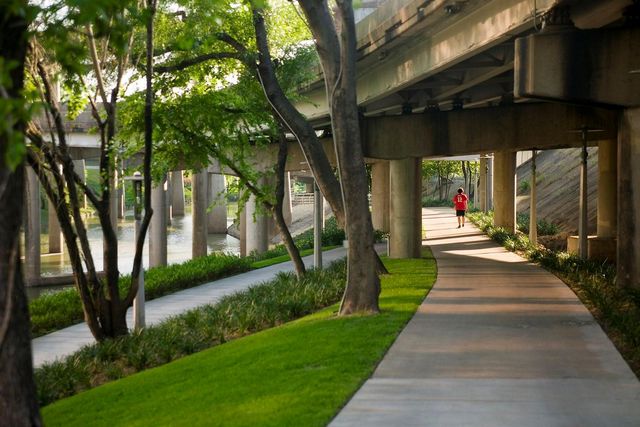 3333 Allen Parkway 1609, Houston, TX 77019