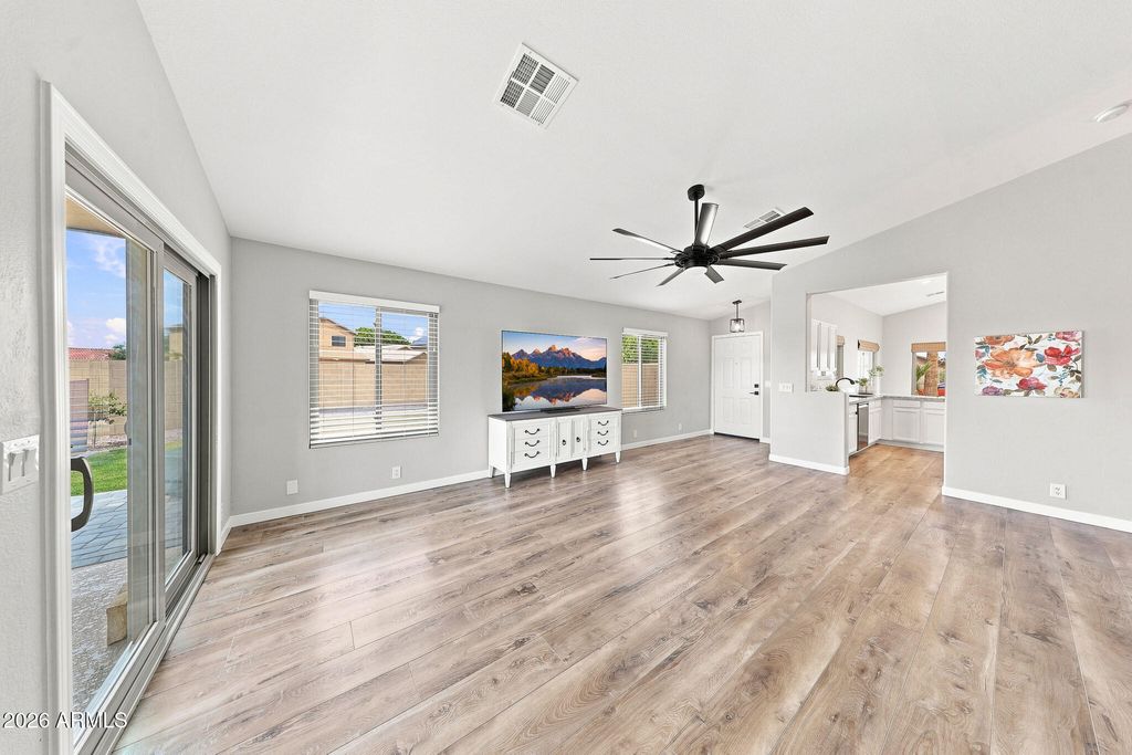 8645 W FARGO Drive, Peoria, AZ 85382 — photo 2
