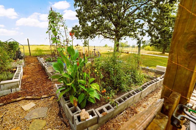 6487 N Farm Road 171, Springfield, MO 65803