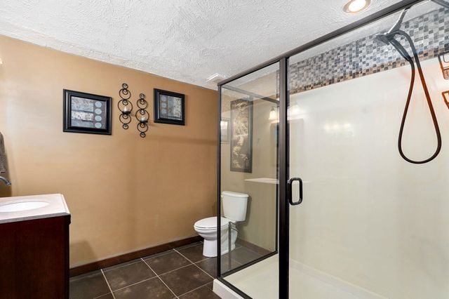 6487 N Farm Road 171, Springfield, MO 65803