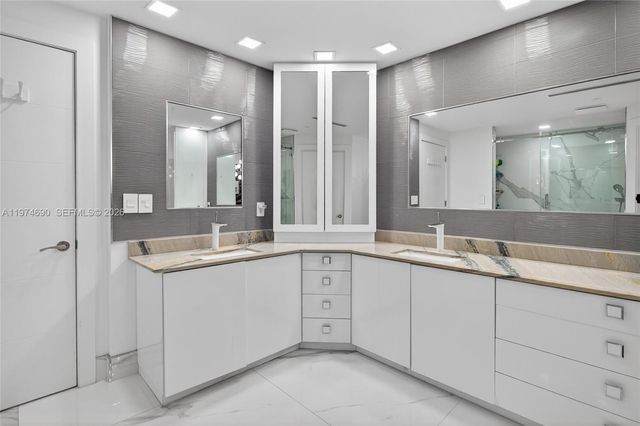 3415 N Ocean Drive 401, Hollywood, FL 33019