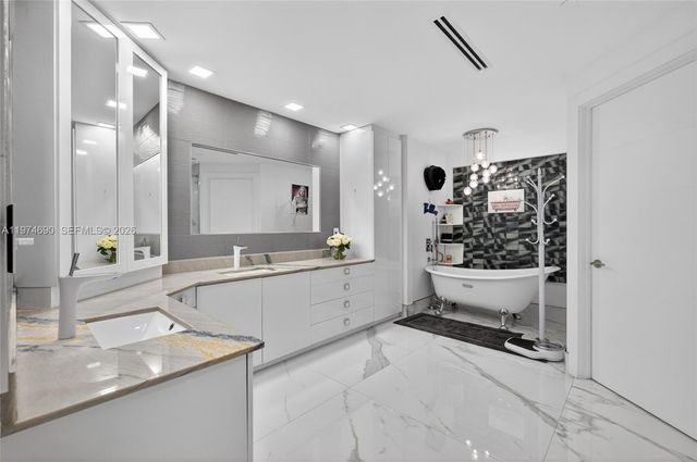 3415 N Ocean Drive 401, Hollywood, FL 33019