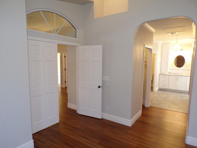 710 W Mountain Vista Drive, Phoenix, AZ 85045