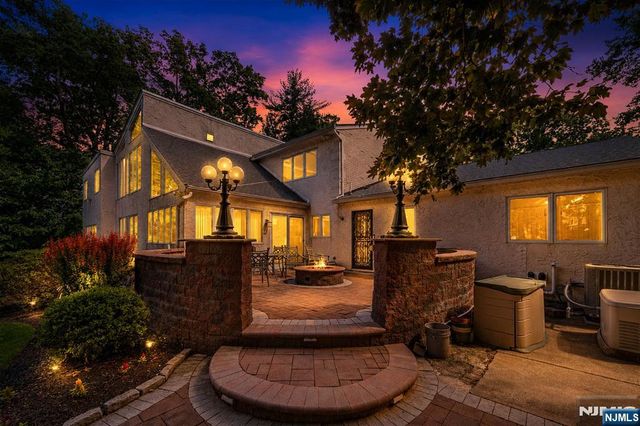 690 Soldier Hill Road, Oradell, NJ 07649