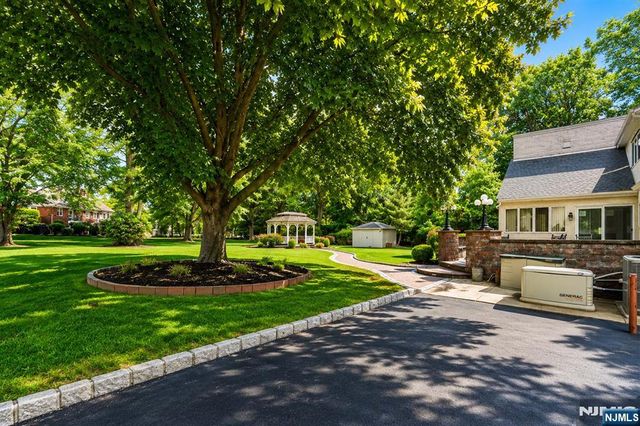 690 Soldier Hill Road, Oradell, NJ 07649