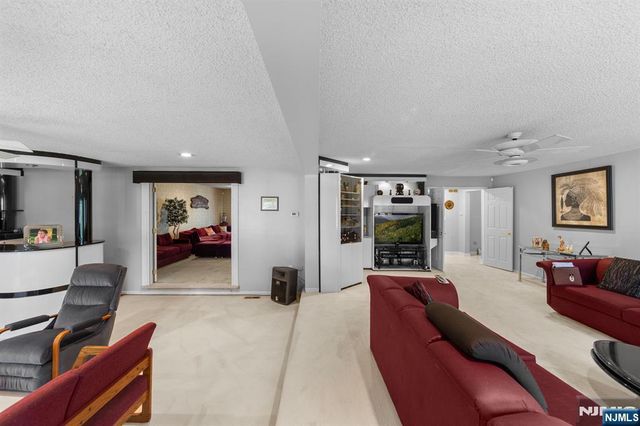 690 Soldier Hill Road, Oradell, NJ 07649