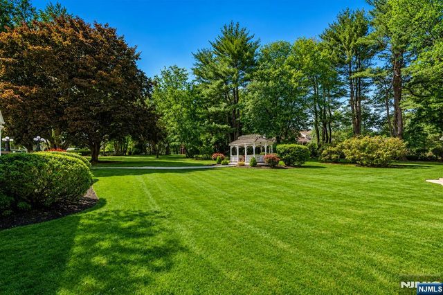 690 Soldier Hill Road, Oradell, NJ 07649