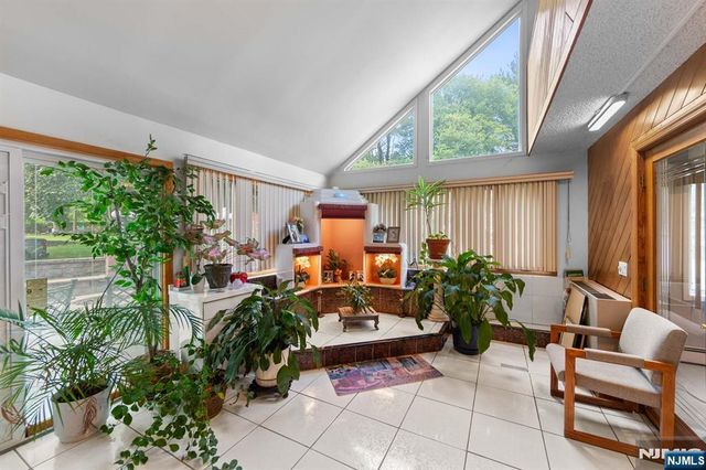 690 Soldier Hill Road, Oradell, NJ 07649