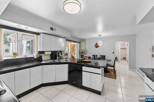 690 Soldier Hill Road, Oradell, NJ 07649