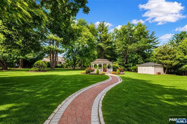 690 Soldier Hill Road, Oradell, NJ 07649
