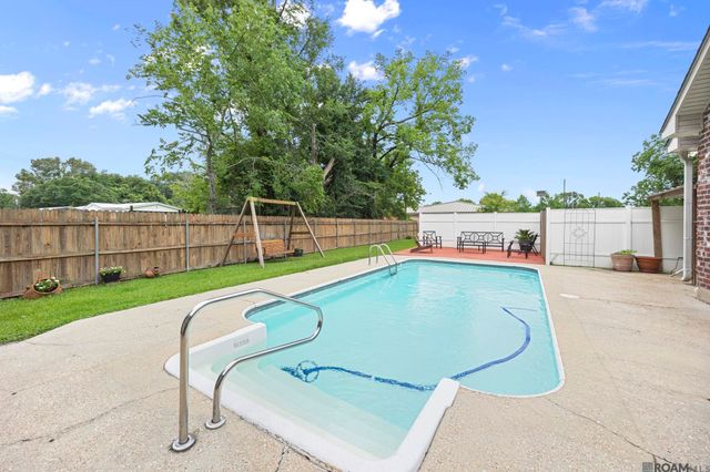5047 Bozeman St, Zachary, LA 70791